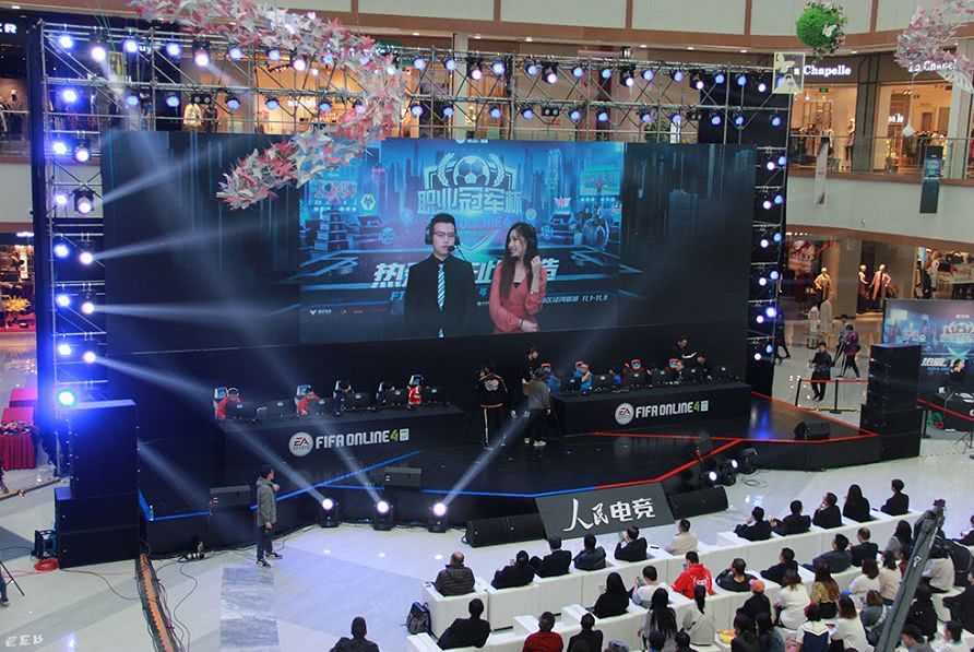 相比之下 相比之下