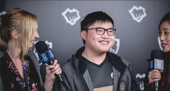 将目光转向 将目光转向